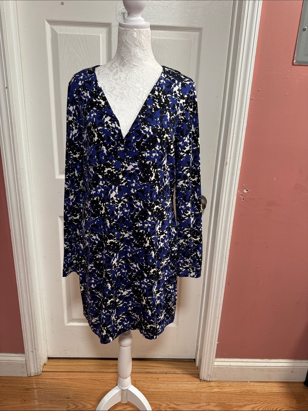 Diane Von Furstenberg Blue Black White Printed Long Sleeve Dress